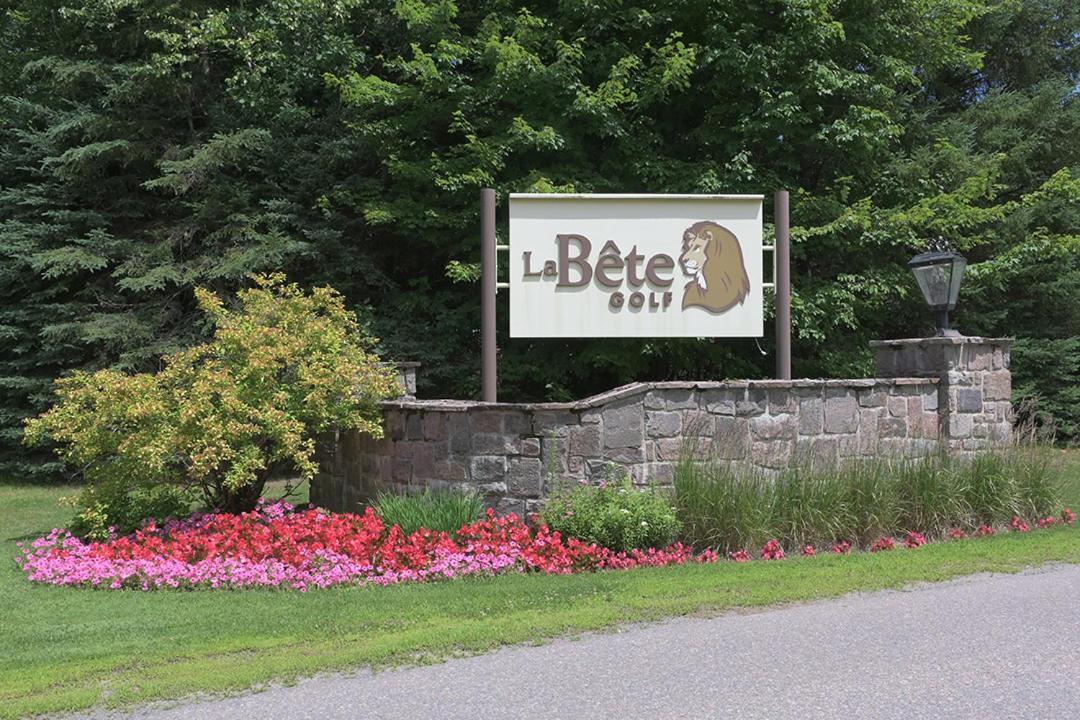 The Golf & Mountain View Retreat By Instant Suites Mont-Tremblant Zewnętrze zdjęcie